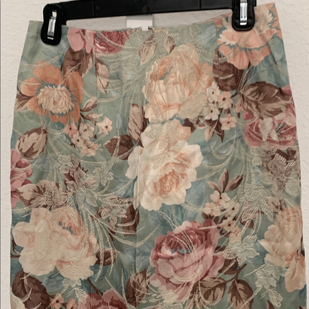 Vintage Expo Floral Skirt - Picture 2 of 7